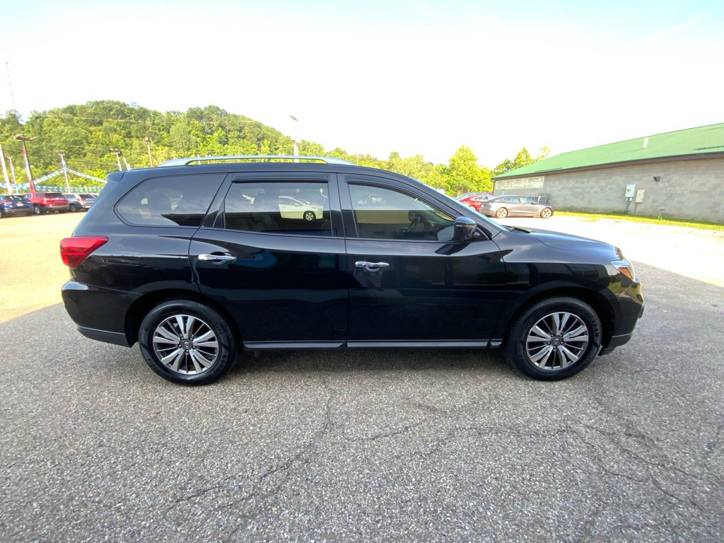 2019 Nissan Pathfinder Image 4