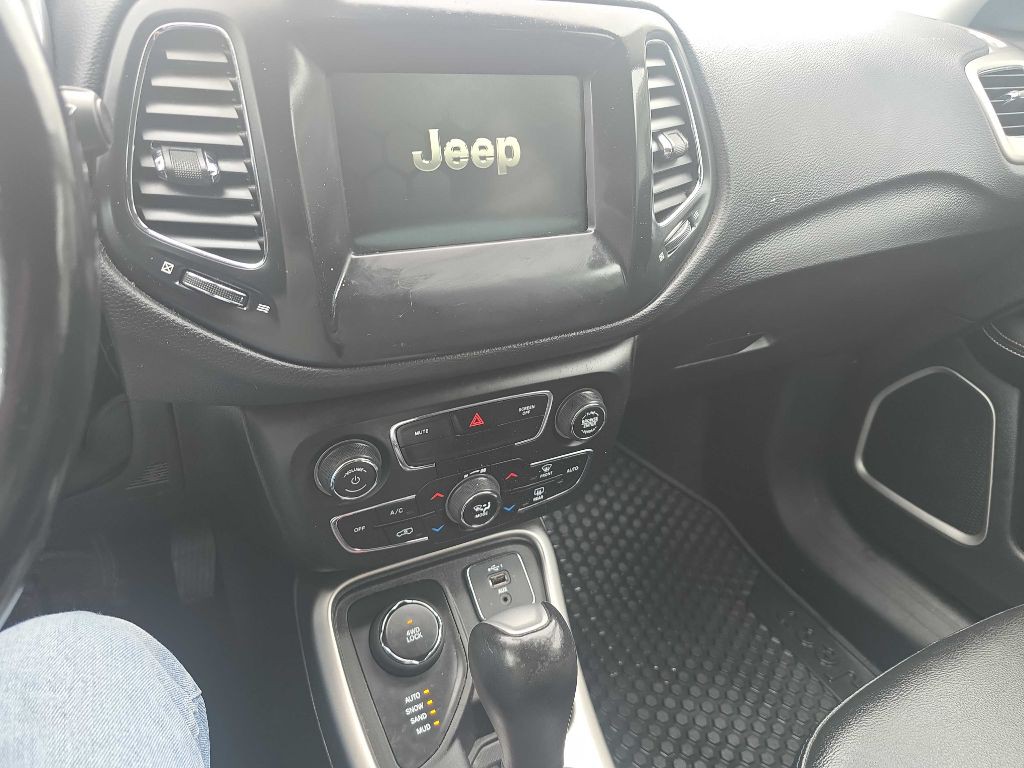 2020 Jeep Compass Image 10