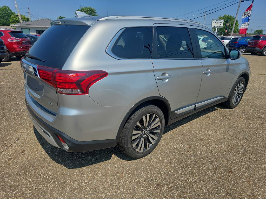 2020 Mitsubishi Outlander Image 1