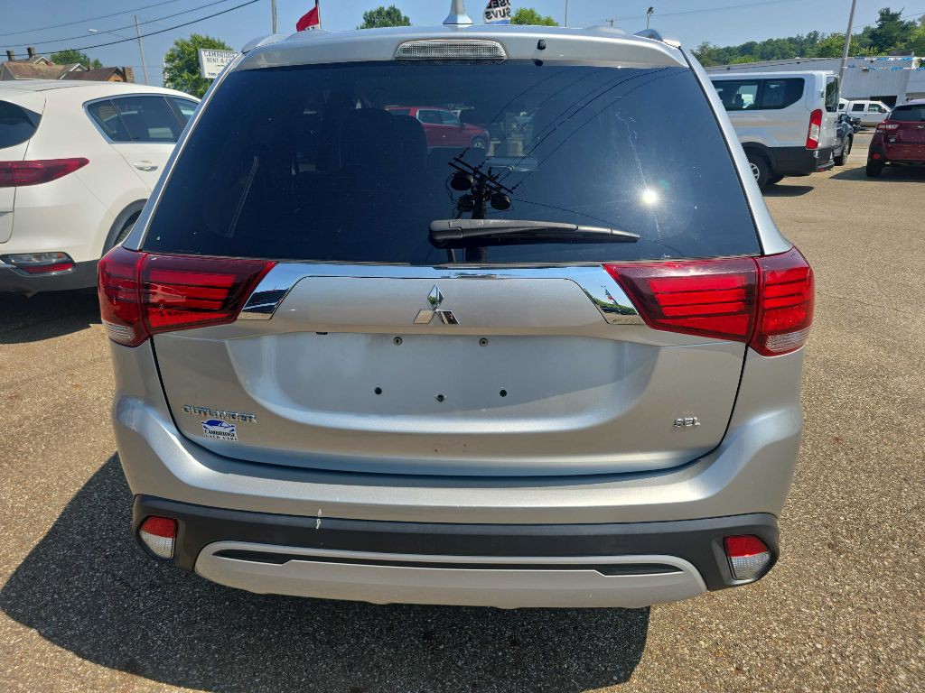 2020 Mitsubishi Outlander Image 8
