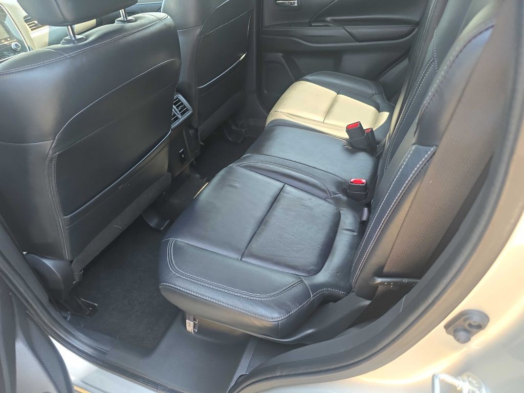 2020 Mitsubishi Outlander Image 9
