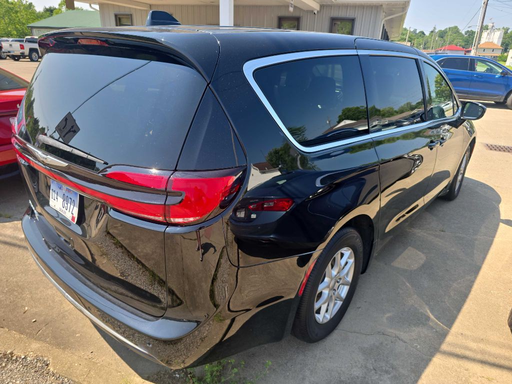 2025 Chrysler Pacifica Image 4