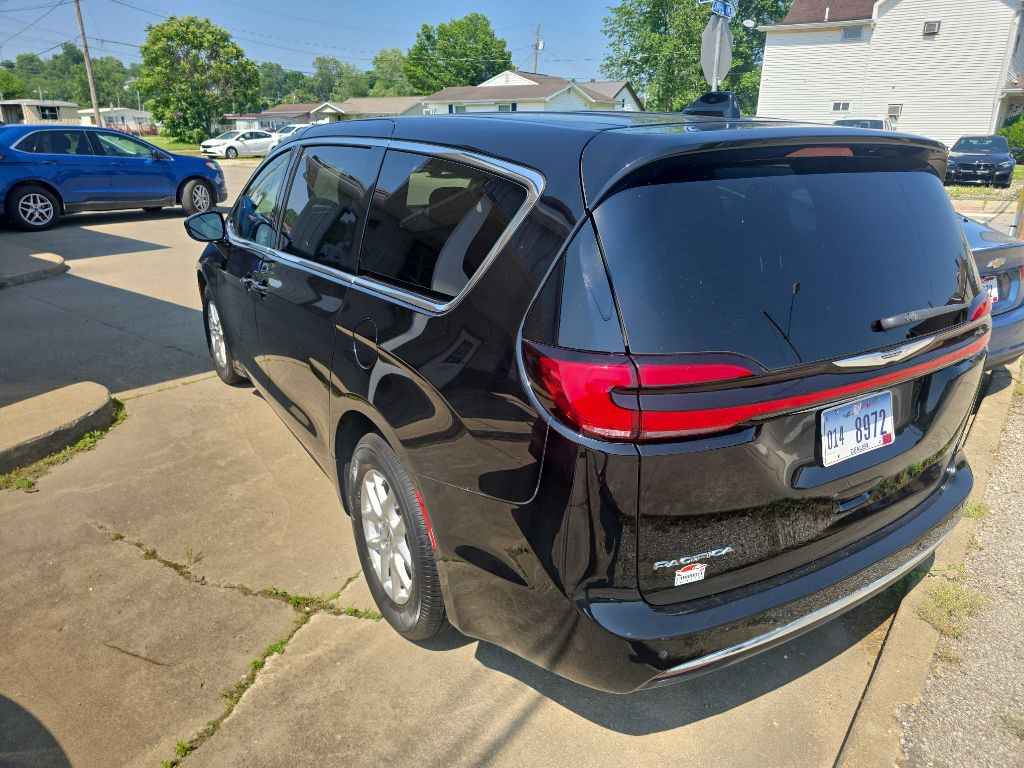 2025 Chrysler Pacifica Image 6