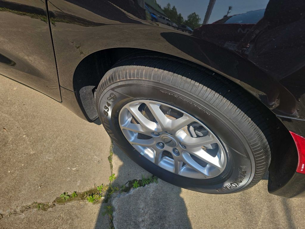 2025 Chrysler Pacifica Image 13