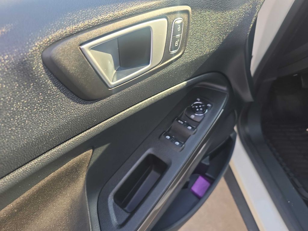 2019 Ford Econoline Image 14