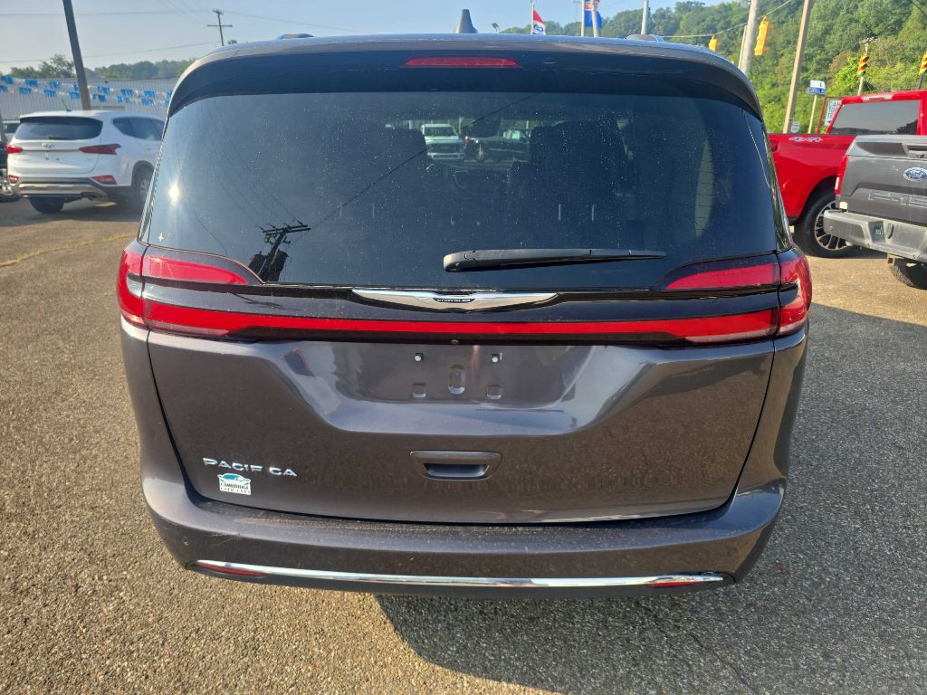 2021 Chrysler Pacifica Image 2
