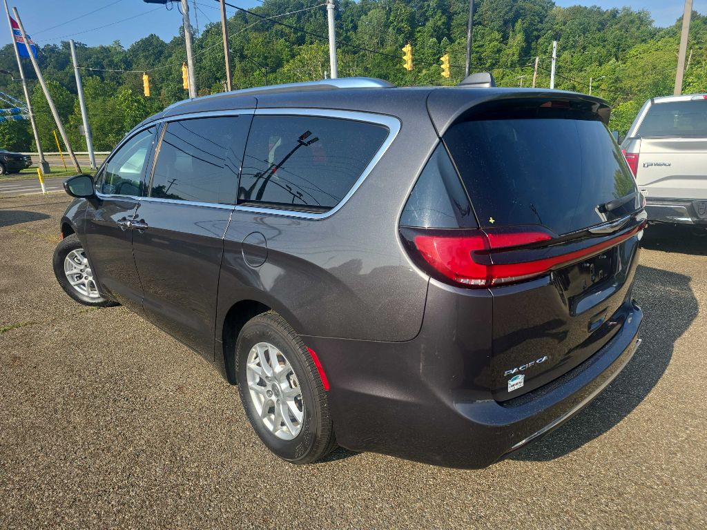 2021 Chrysler Pacifica Image 4