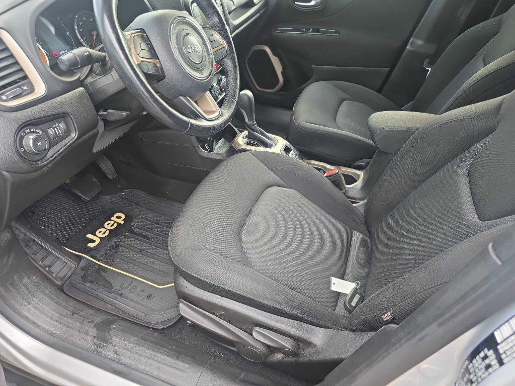 2017 Jeep Renegade Image 8