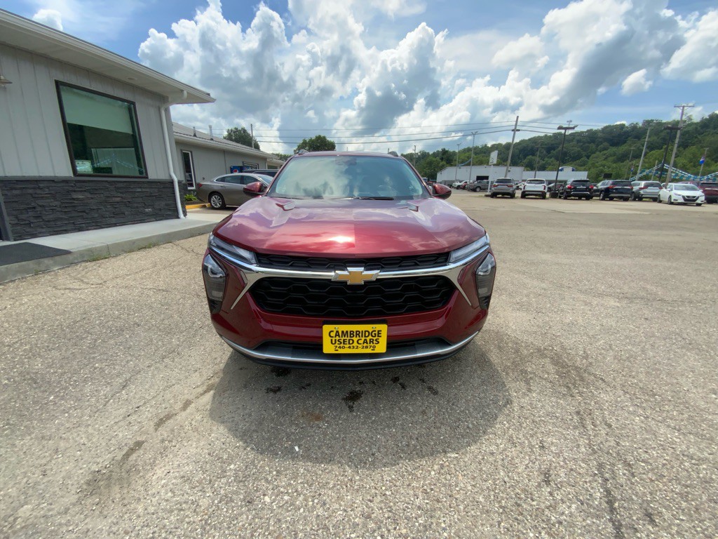 2024 Chevrolet Trax Image 2