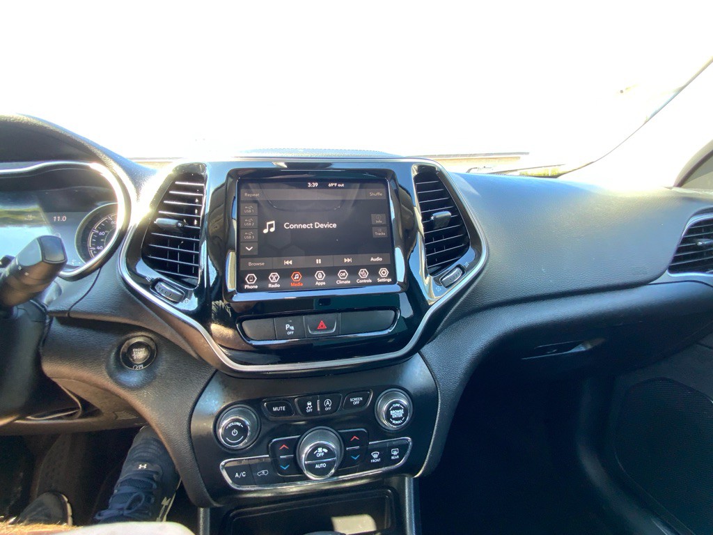 2019 Jeep Cherokee Image 12