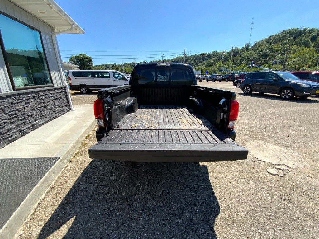 2022 Toyota Tacoma Image 24