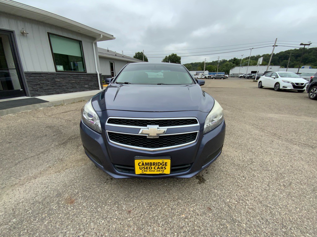 2013 Chevrolet Malibu Image 2