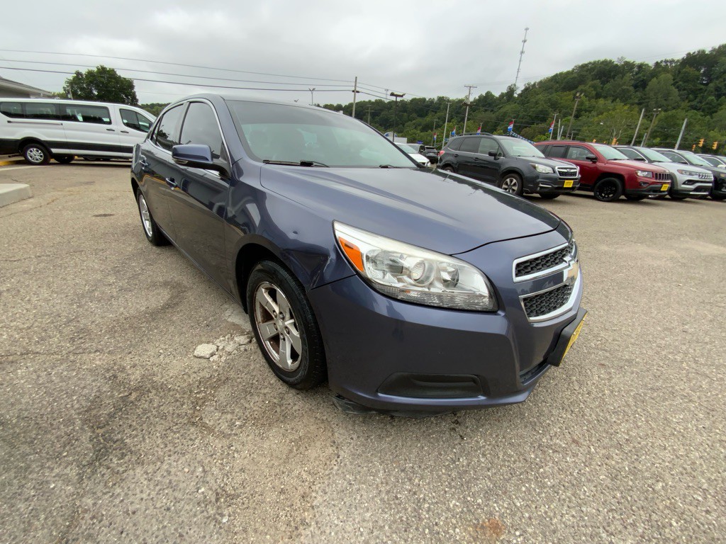 2013 Chevrolet Malibu Image 3