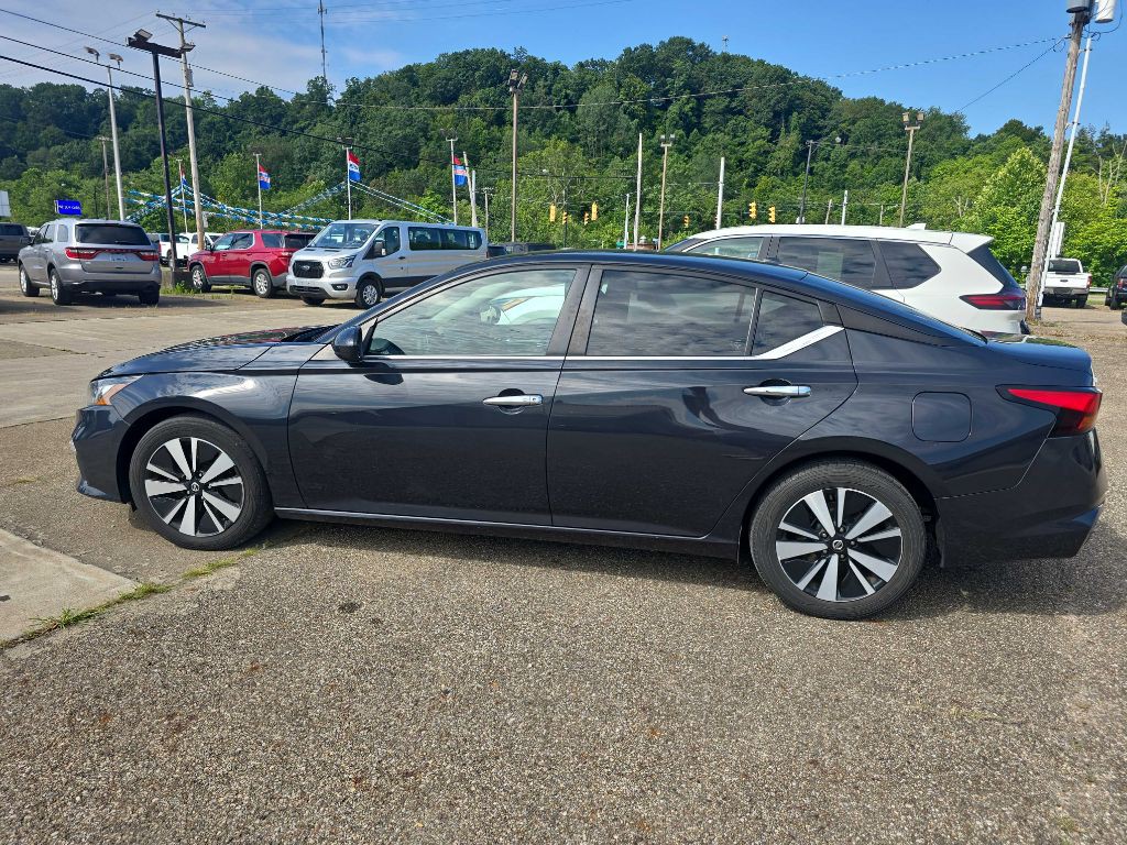 2021 Nissan Altima Image 7