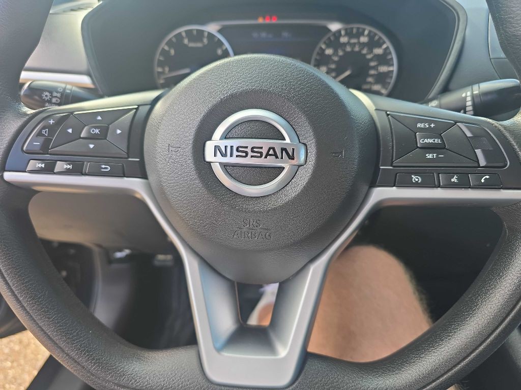 2021 Nissan Altima Image 13