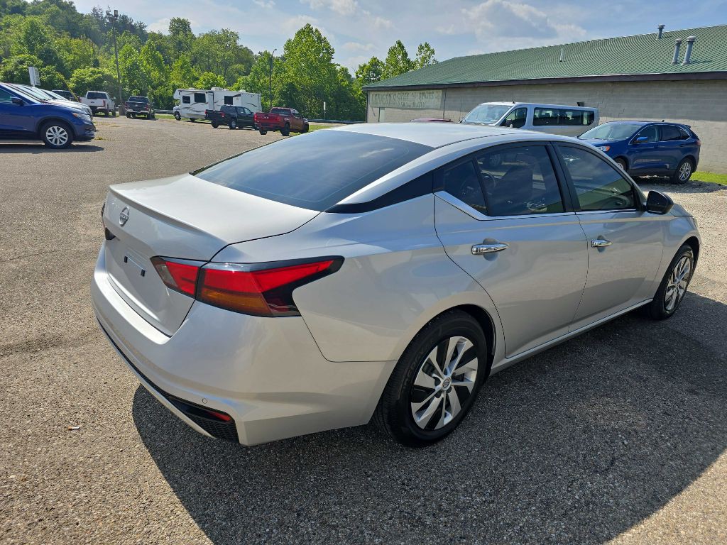 2024 Nissan Altima Image 5
