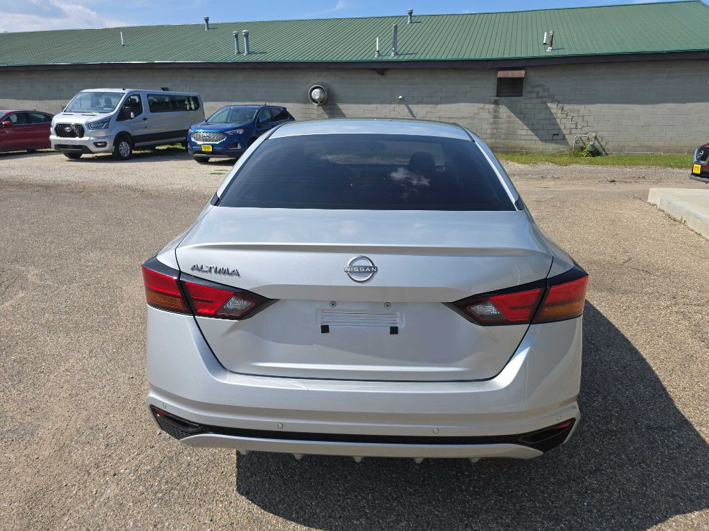2024 Nissan Altima Image 6