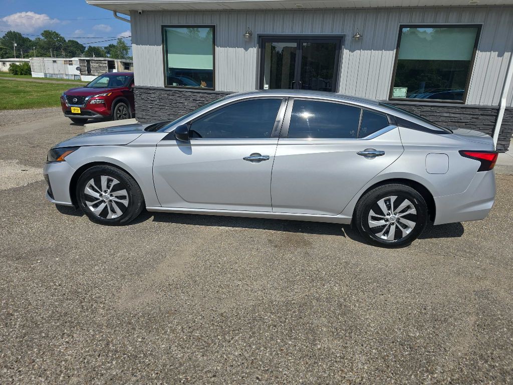 2024 Nissan Altima Image 8