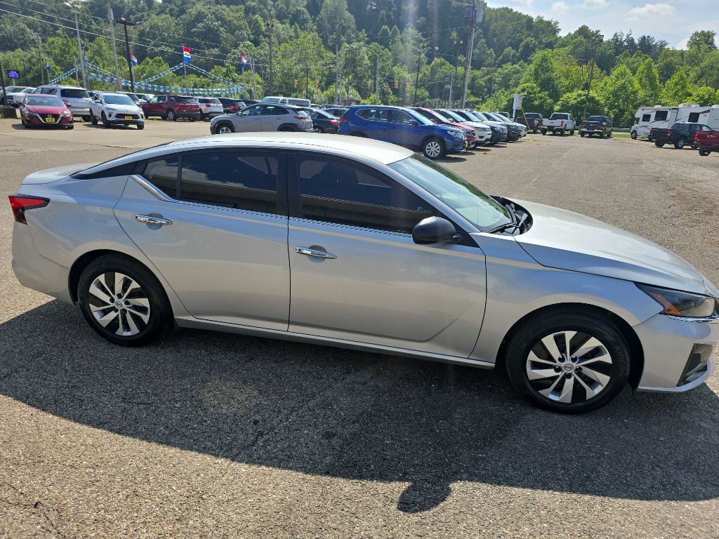 2024 Nissan Altima Image 4