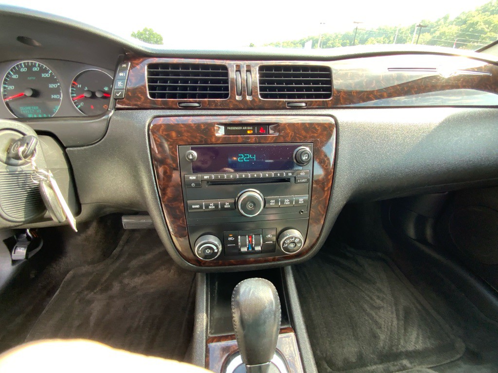 2012 Chevrolet Impala Image 12