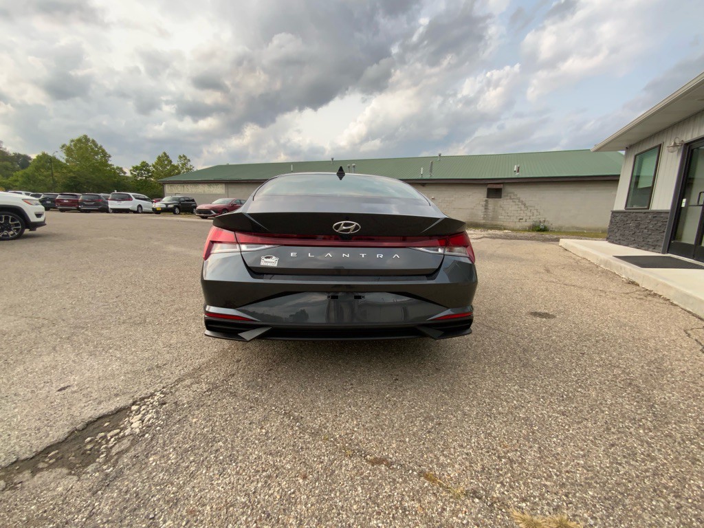 2023 Hyundai Elantra Image 6