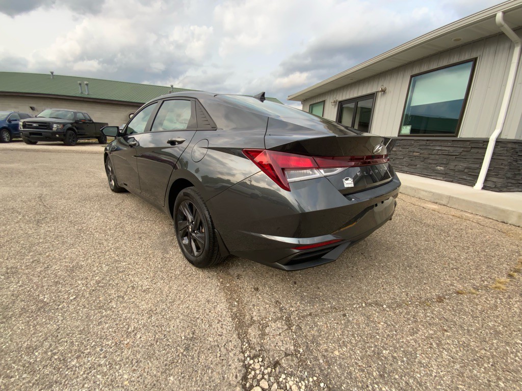 2023 Hyundai Elantra Image 7