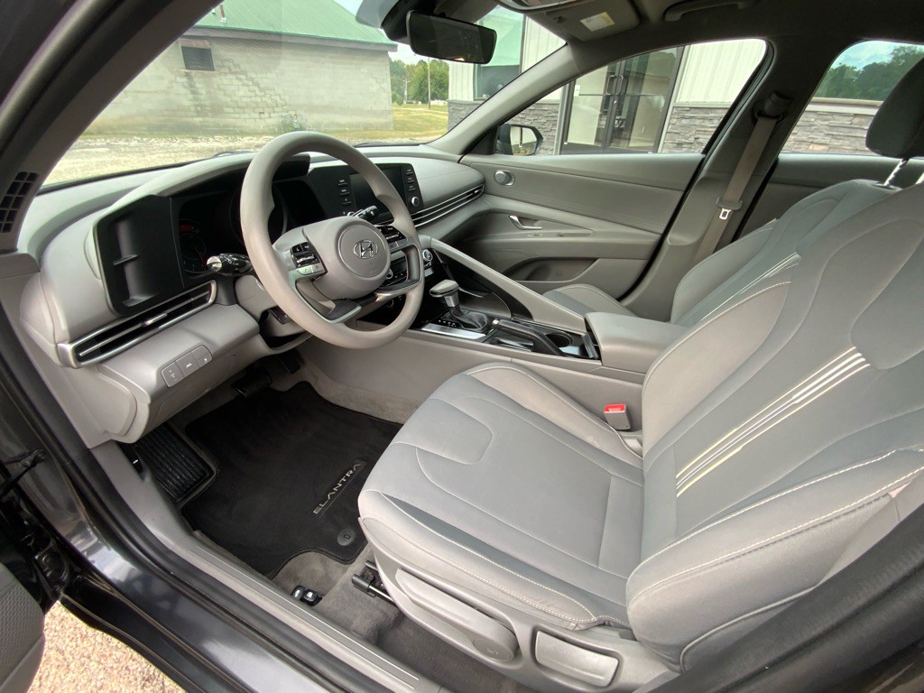 2023 Hyundai Elantra Image 10