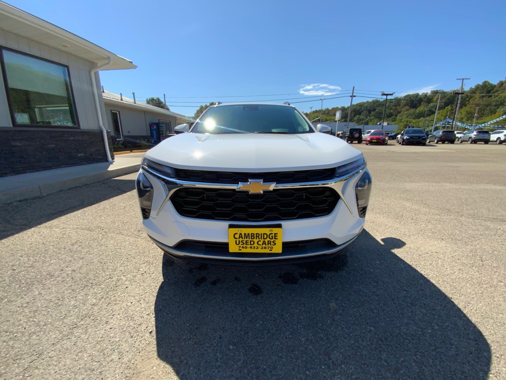 2024 Chevrolet Trax Image 2
