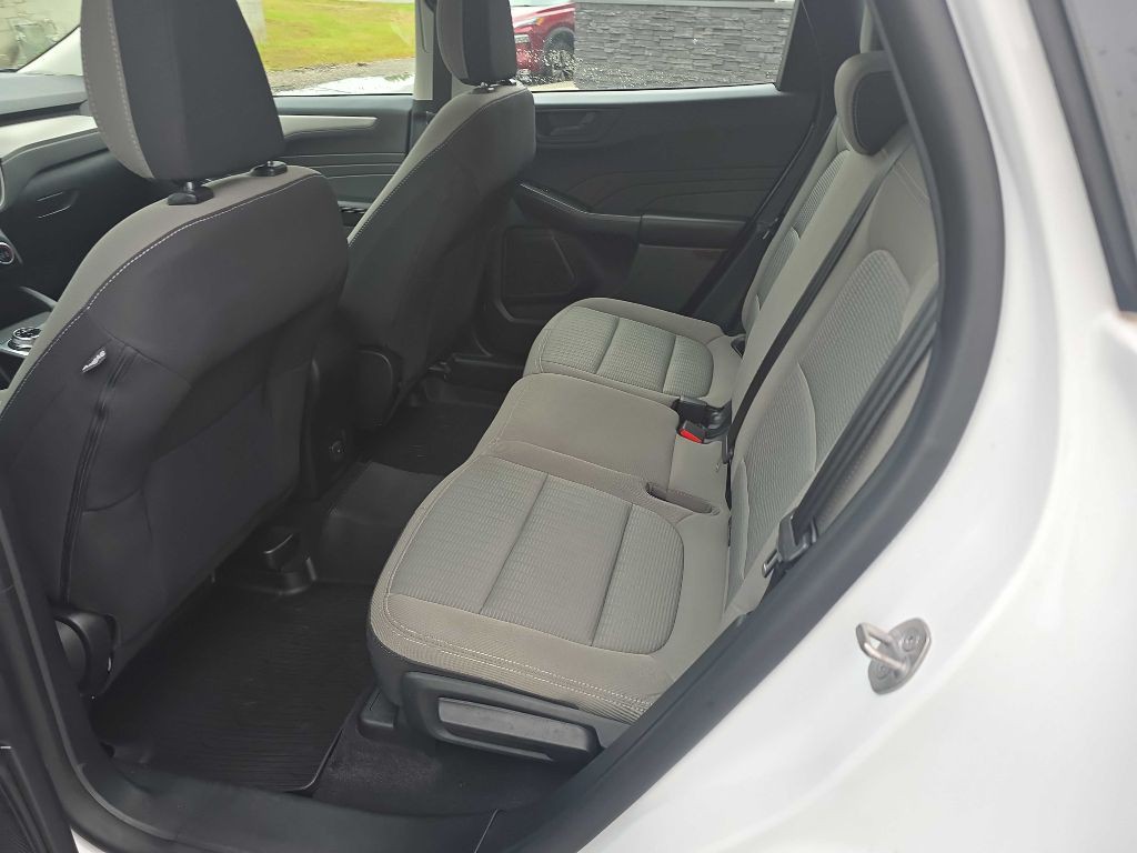 2022 Ford Escape Image 9