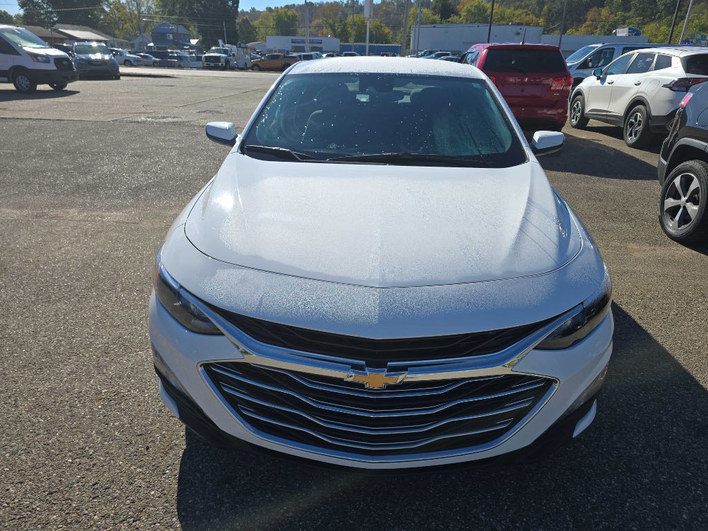 2024 Chevrolet Malibu Image 2