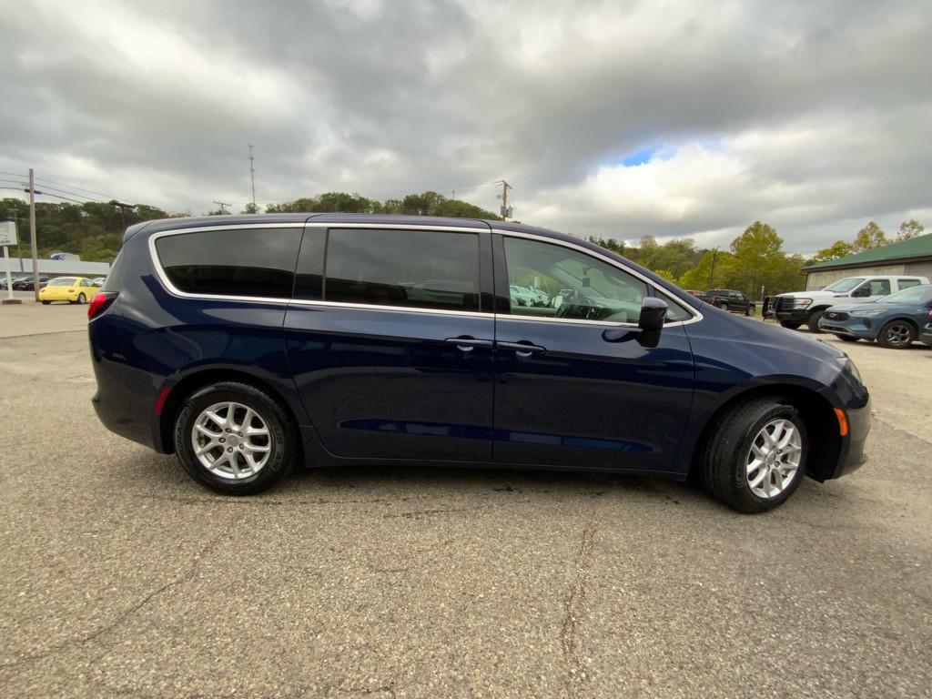 2018 Chrysler Pacifica Image 4