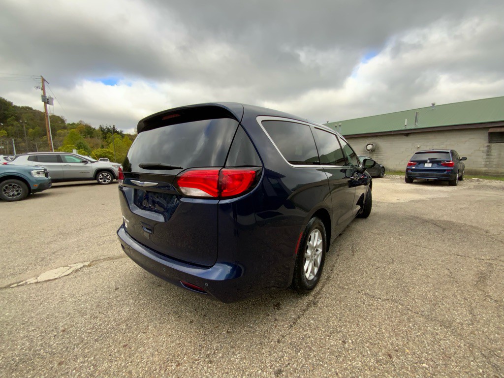 2018 Chrysler Pacifica Image 5