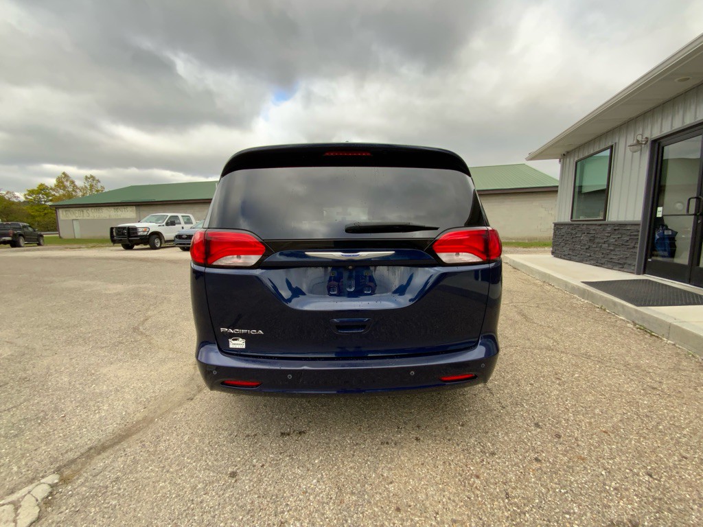 2018 Chrysler Pacifica Image 6