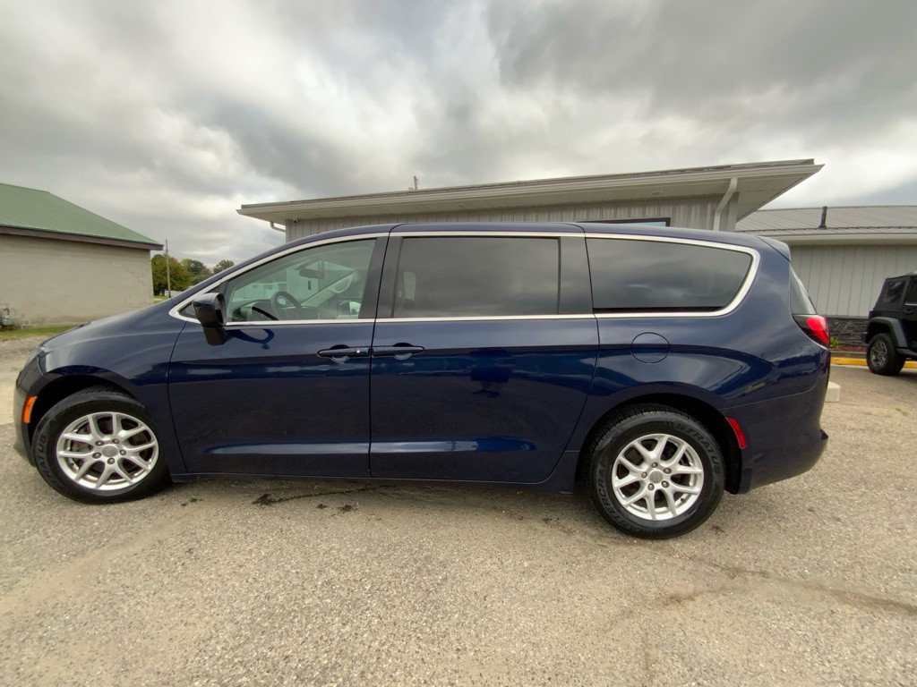 2018 Chrysler Pacifica Image 9