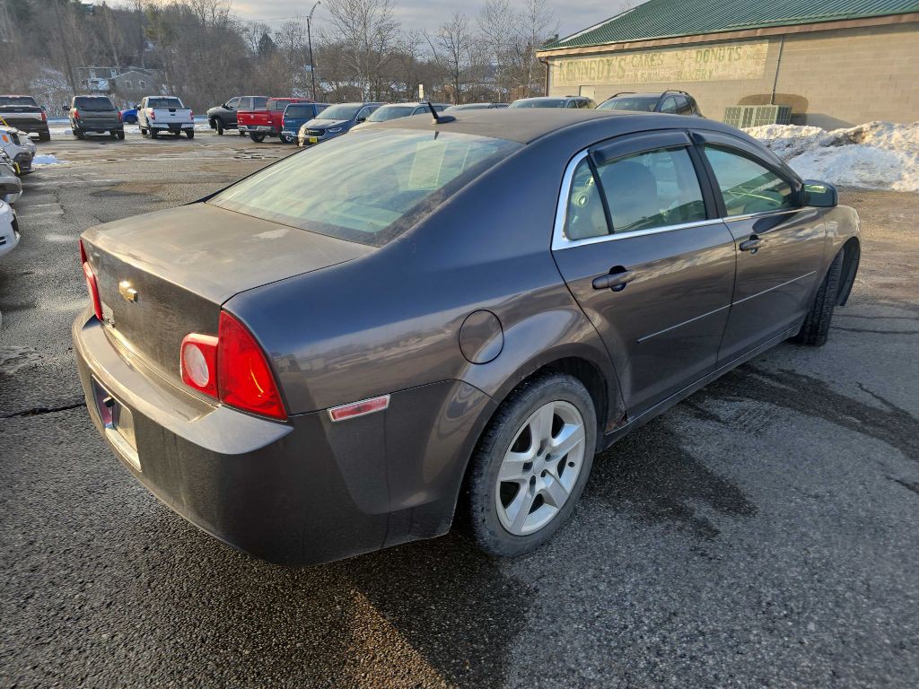 2010 Chevrolet Malibu Image 3
