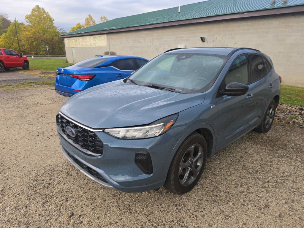 2023 Ford Escape Image 1