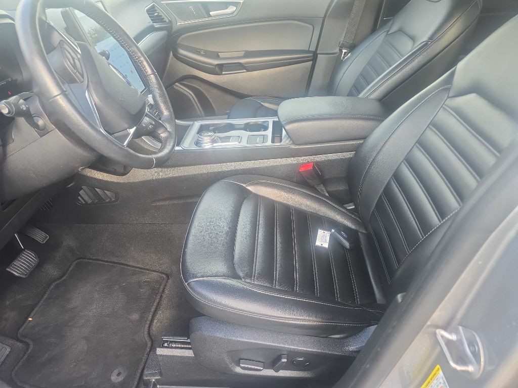 2022 Ford Edge Image 9