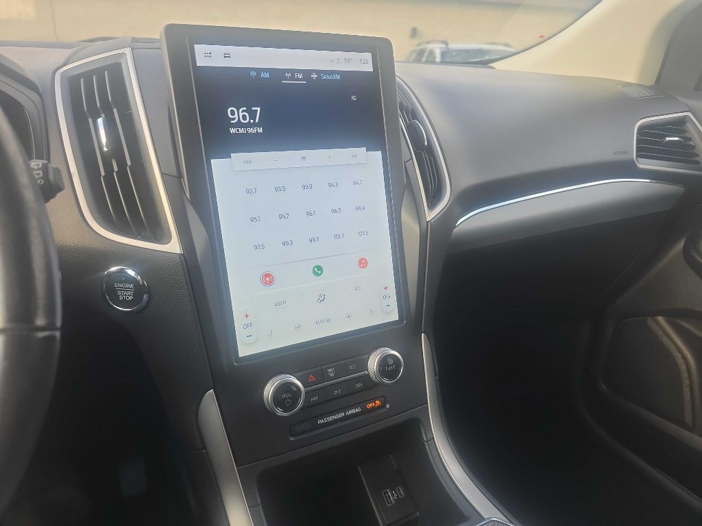 2022 Ford Edge Image 10