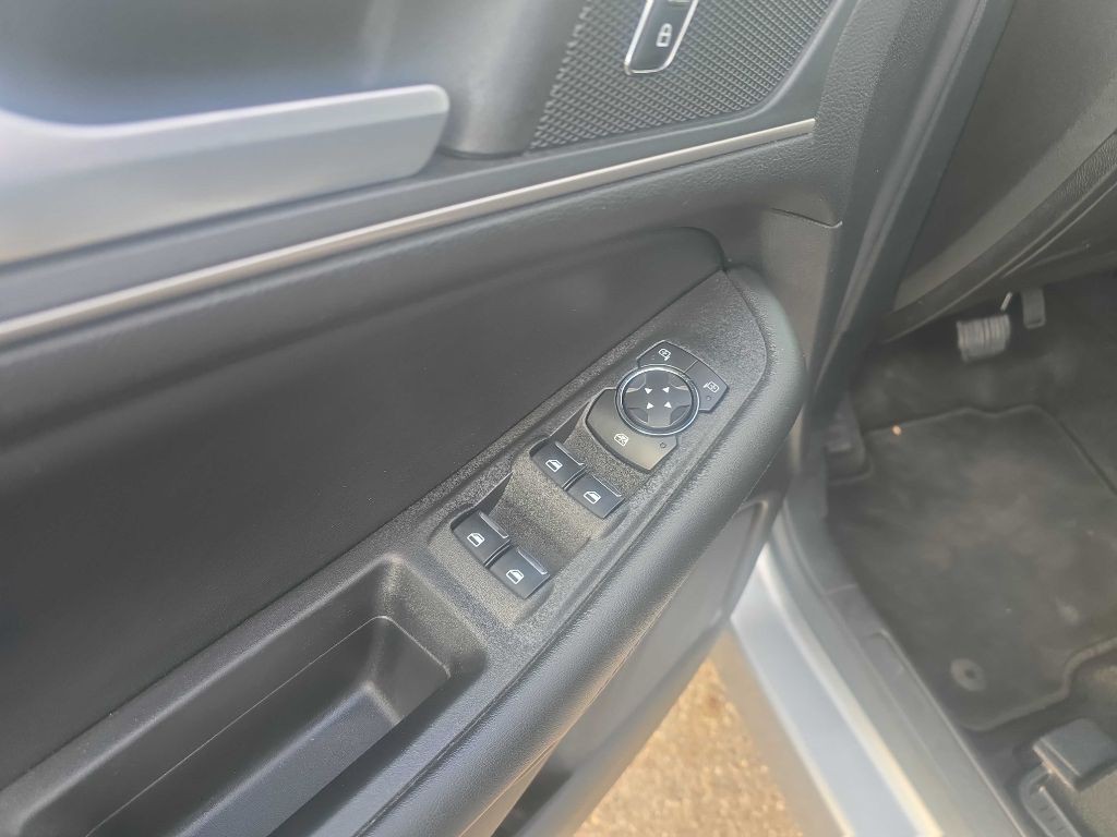 2022 Ford Edge Image 13