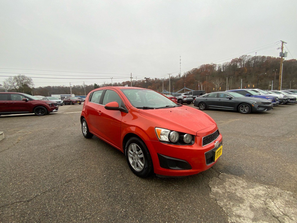 2013 Chevrolet Sonic Image 3