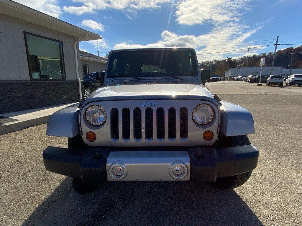 2013 Jeep Wrangler Unlimited Image 2
