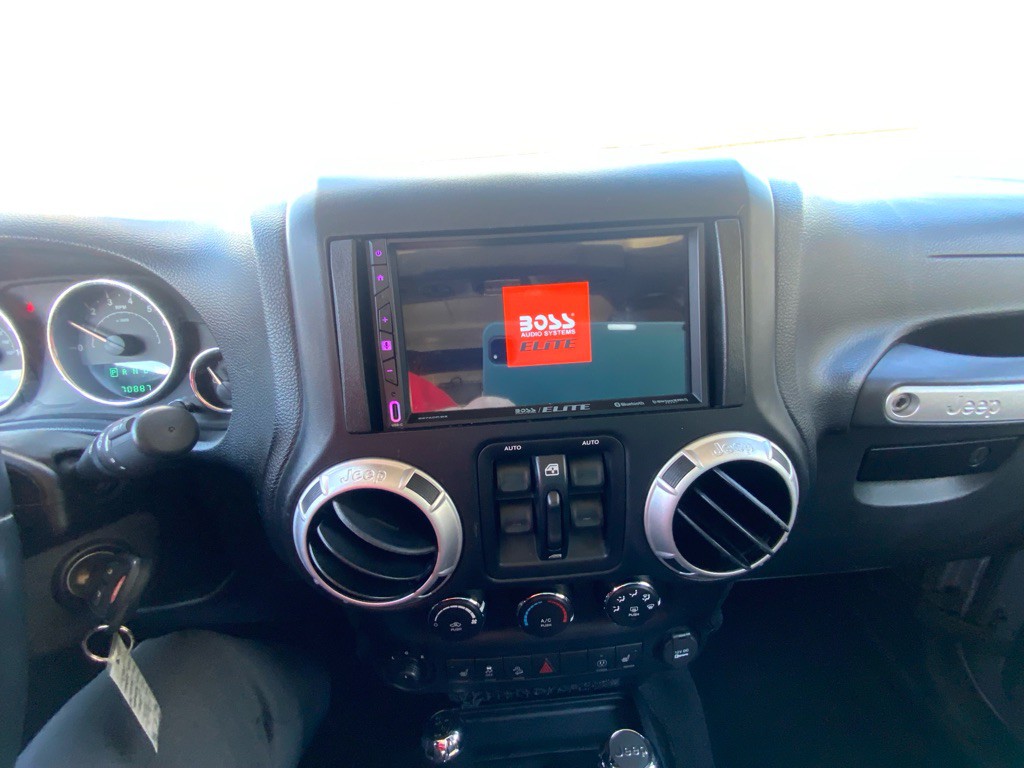 2013 Jeep Wrangler Unlimited Image 11