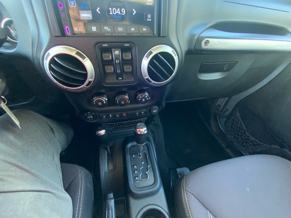 2013 Jeep Wrangler Unlimited Image 12