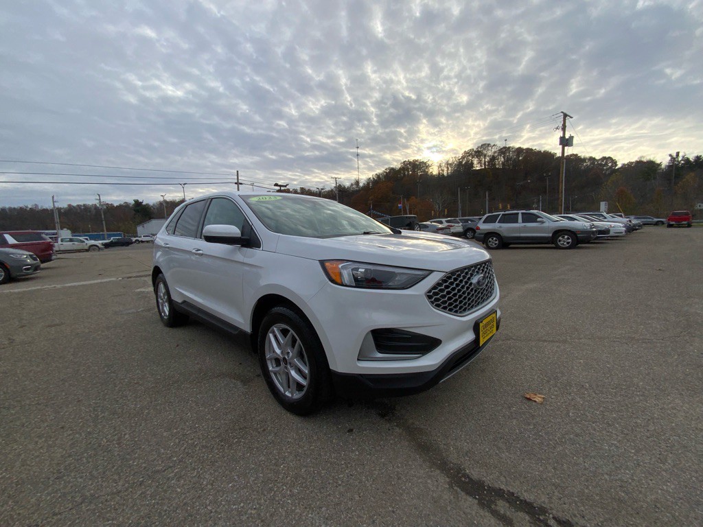 2023 Ford Edge Image 3