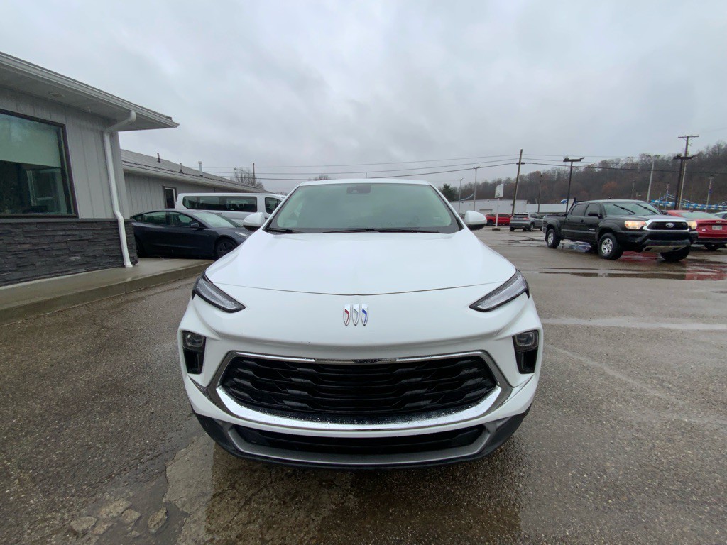 2025 Buick Enclave Image 2