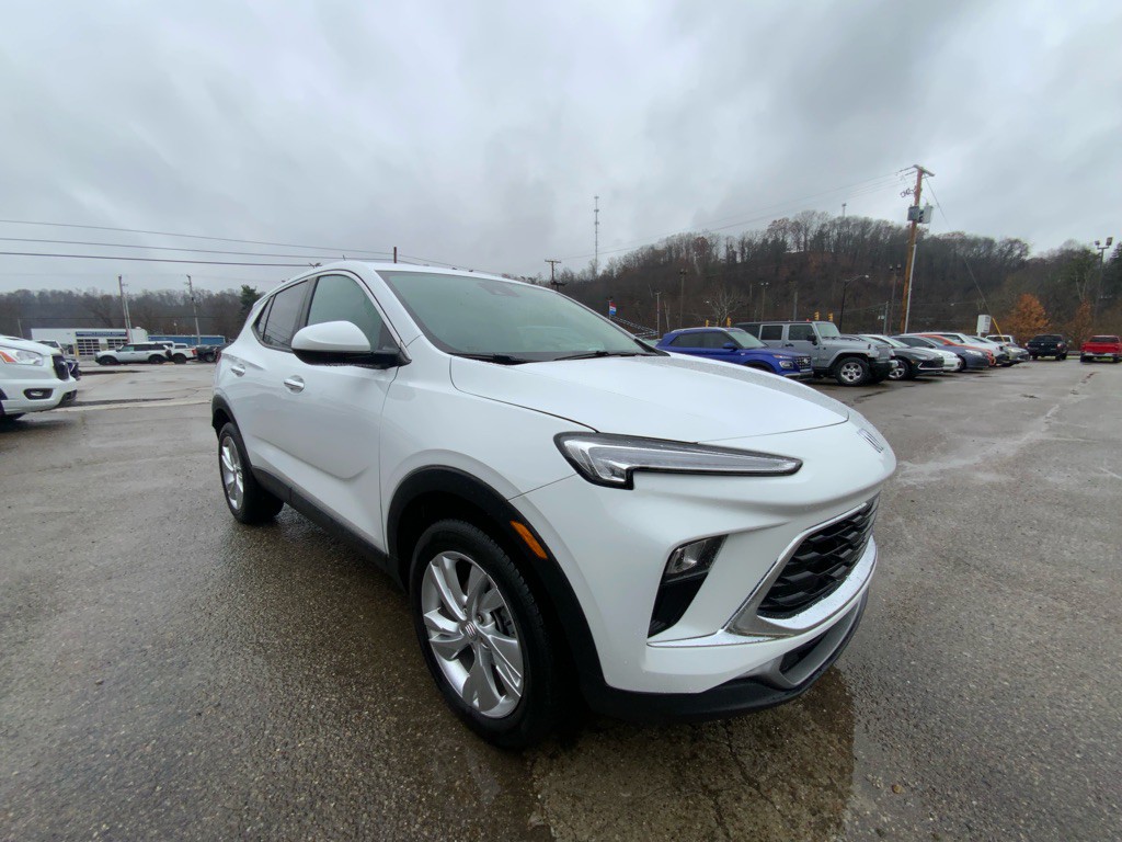 2025 Buick Enclave Image 3