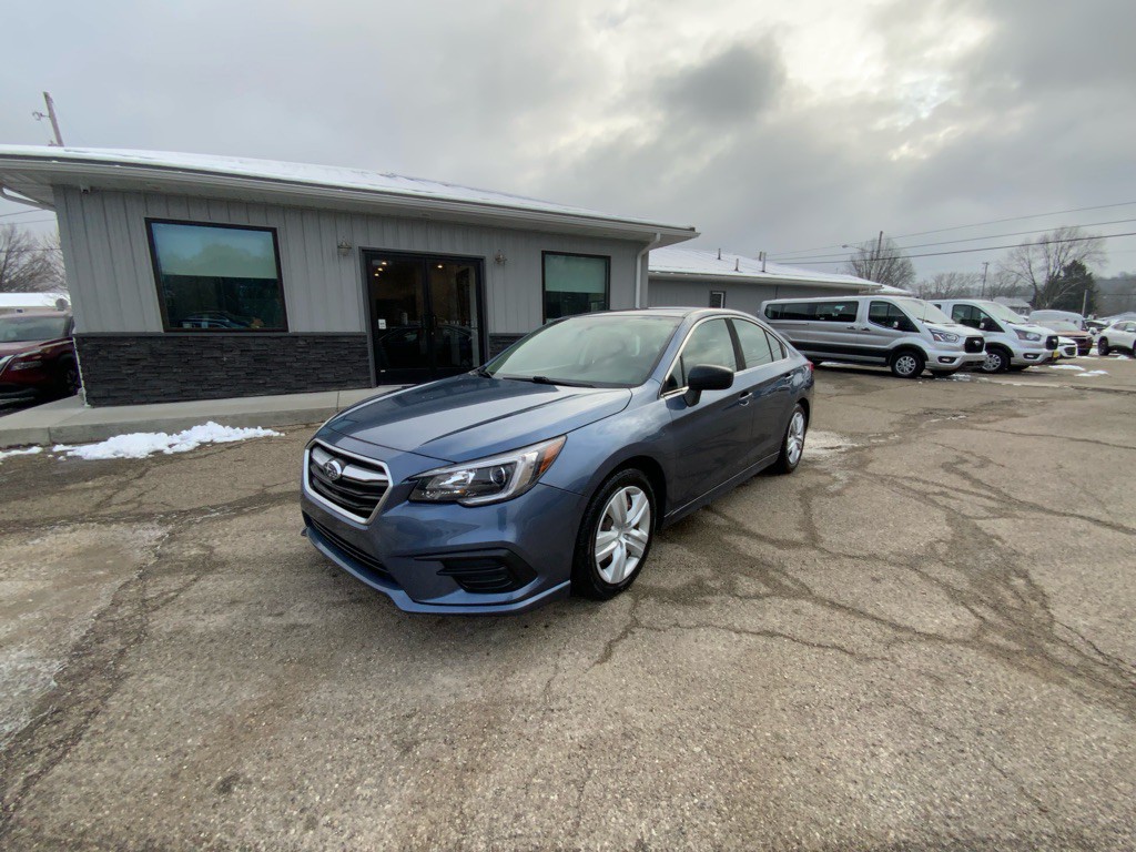 2018 Subaru Legacy Image 1