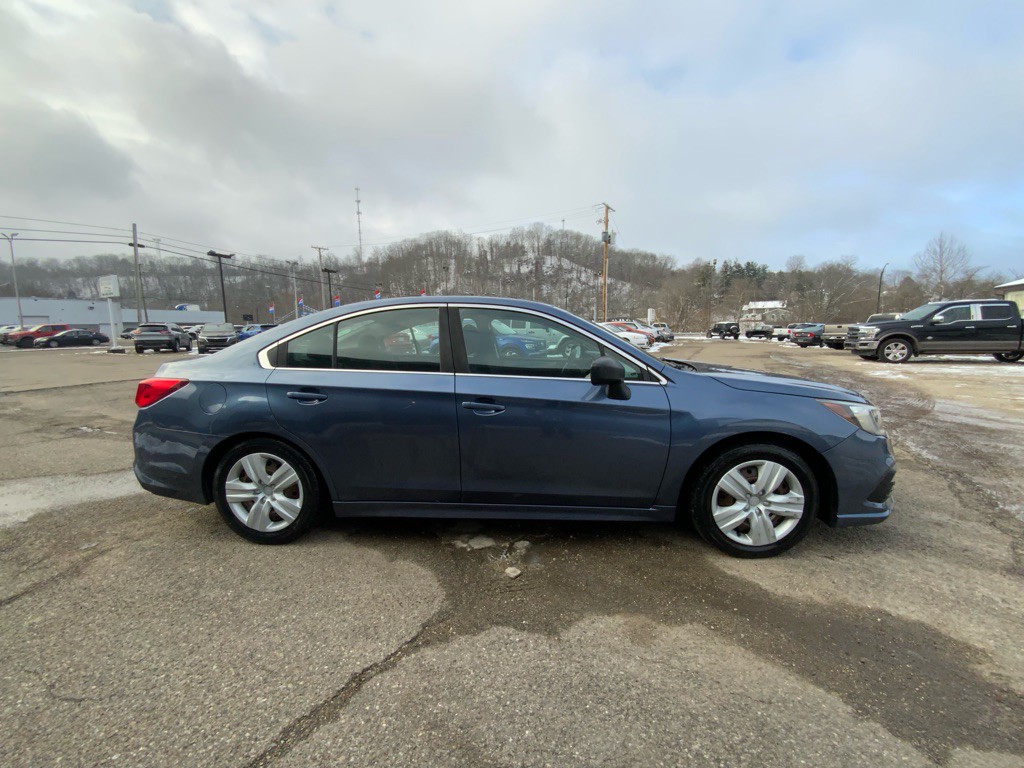 2018 Subaru Legacy Image 4