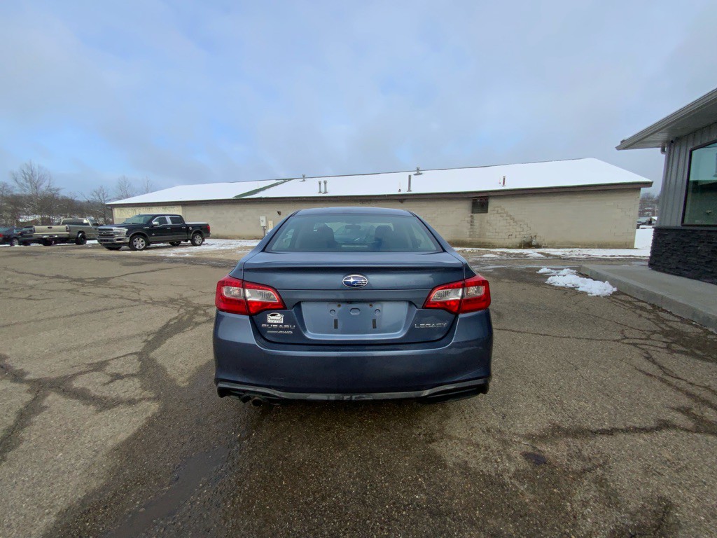2018 Subaru Legacy Image 6