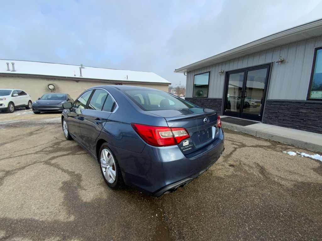 2018 Subaru Legacy Image 7